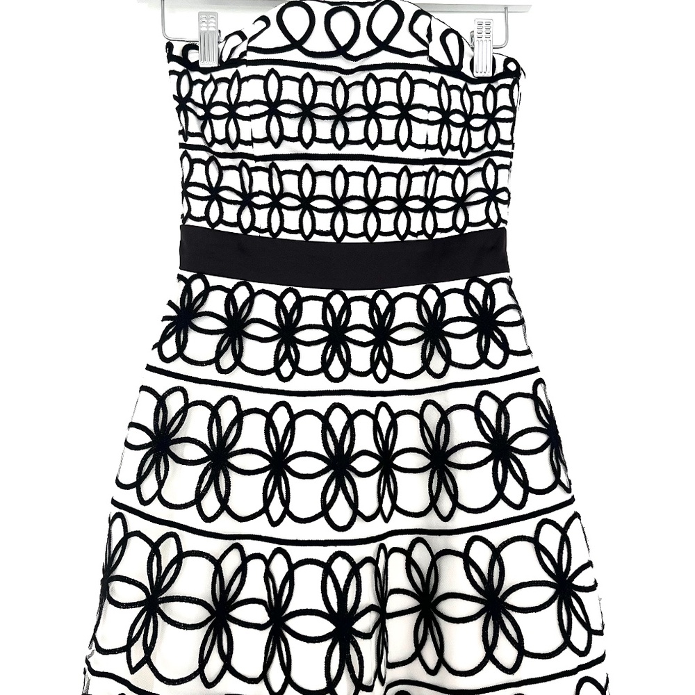 Karen Millen geometric dress - B&W  textured pattern - Size 2 (US) / 6 (UK)